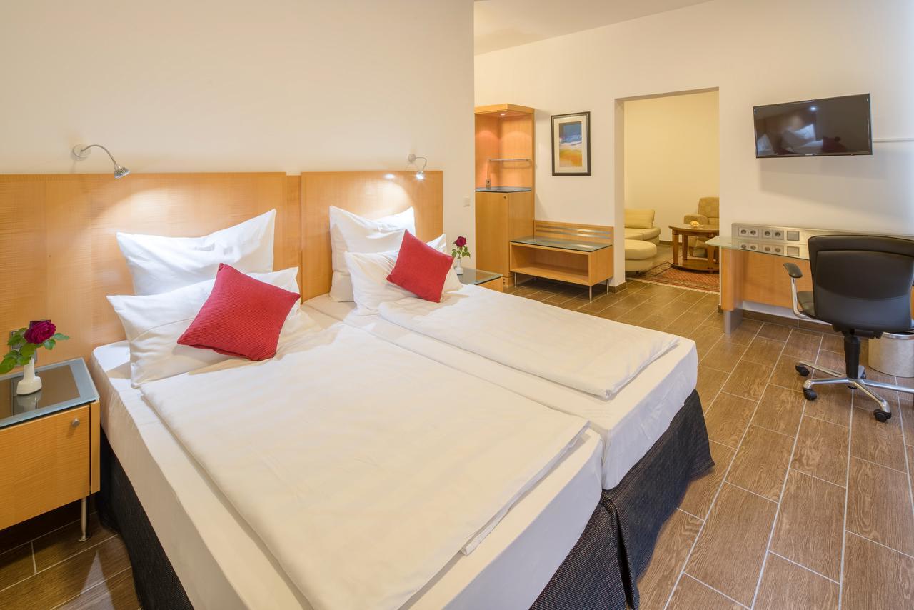 Taba Hotel Kellinghusen Esterno foto